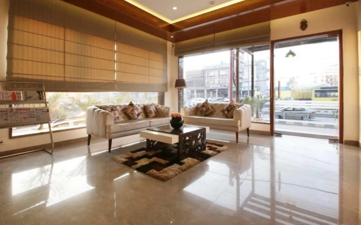 Al-Qasa Hotel Zirakpur